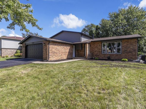 5301 Imperial Drive , Richton Park, IL 60471