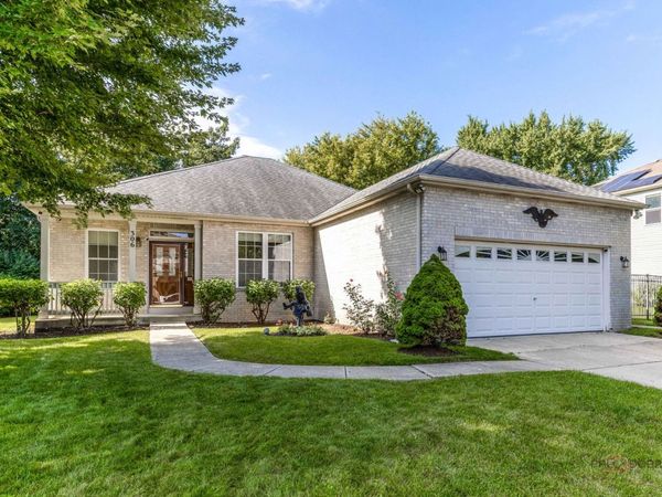 306 Greenview Lane, Lake Villa, IL 60046