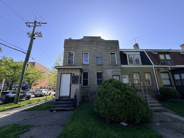 10601 S Champlain Avenue , Chicago, IL 60628