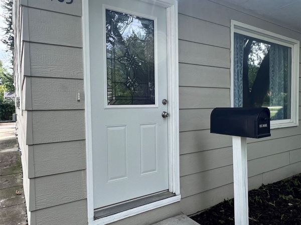 2403 36th Street, Des Moines, IA 50310