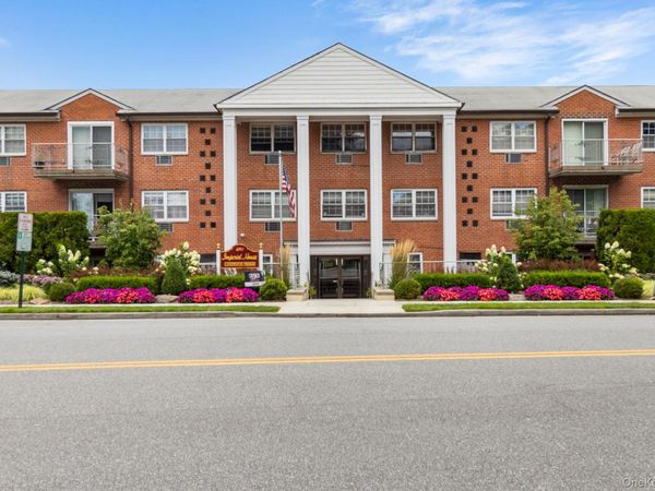 250 N Village Avenue , Unit B, Rockville Centre, NY 11570