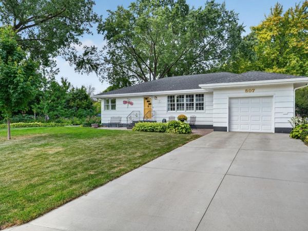 507 N Maple Street , Chaska, MN 55318