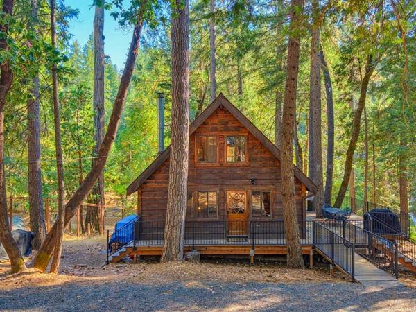 14861 Lake Ln, Nevada City, CA 95959