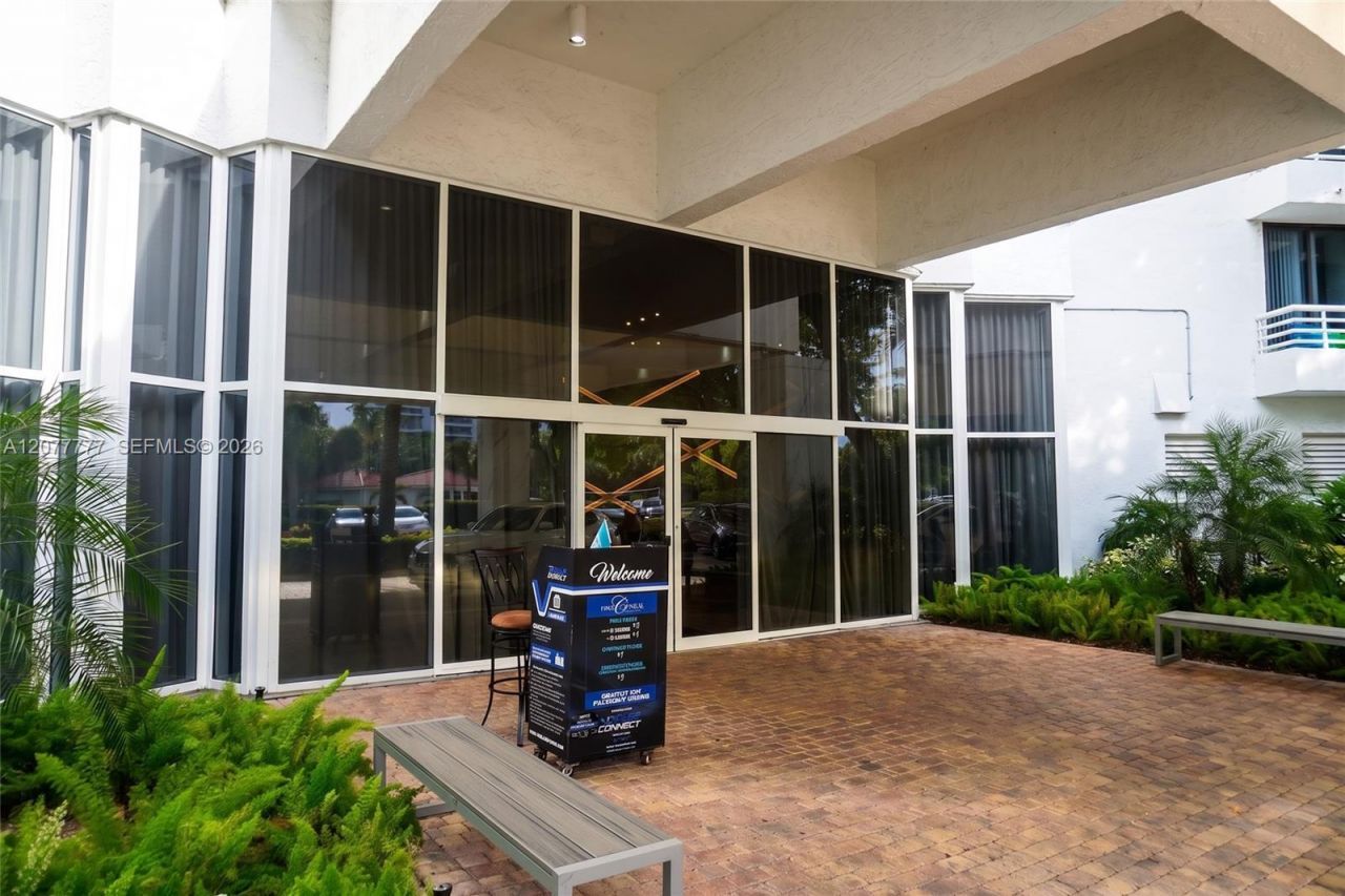 3300 NE 192nd St , Unit 1612, Aventura, FL 33180 Photo