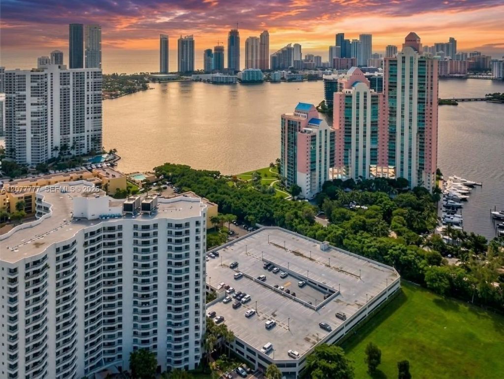 3300 NE 192nd St , Unit 1612, Aventura, FL 33180 Photo