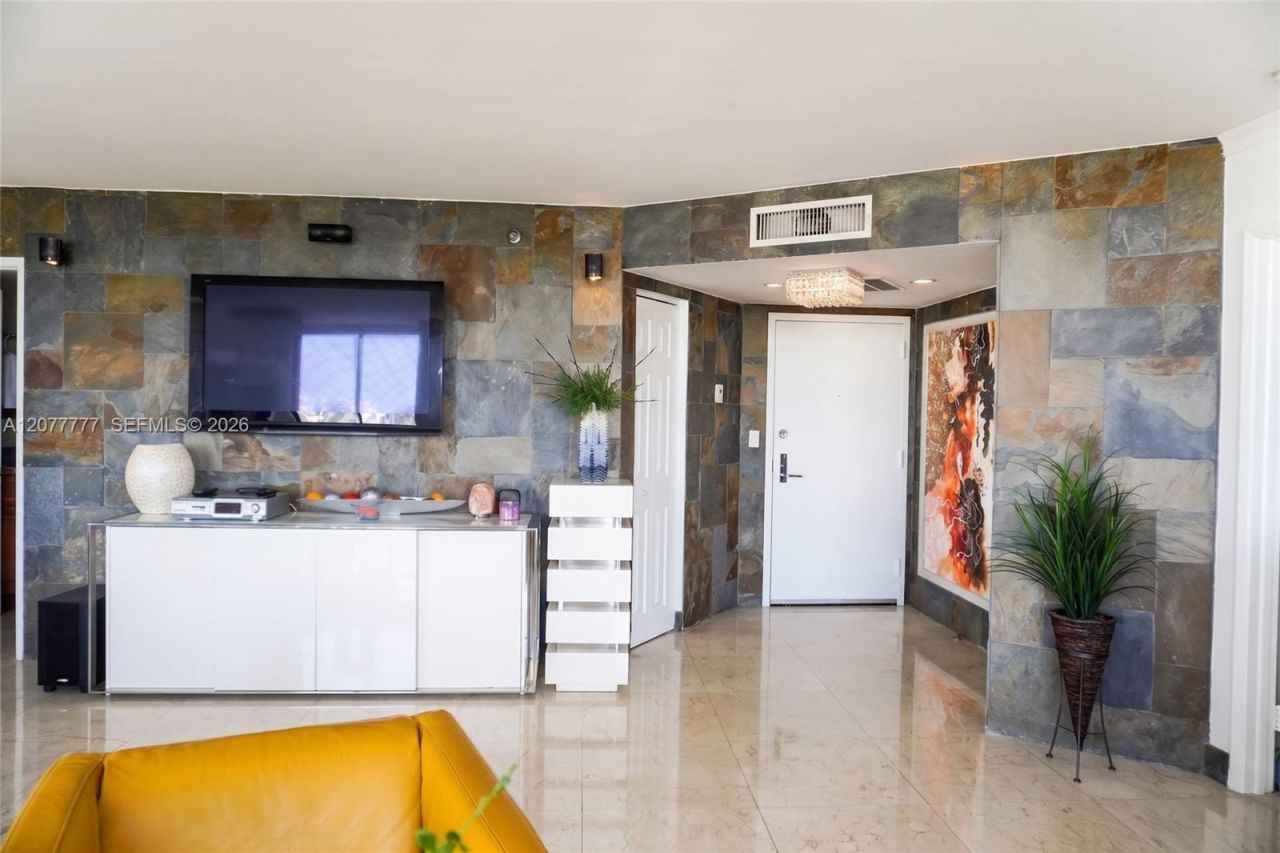 3300 NE 192nd St , Unit 1612, Aventura, FL 33180 Photo