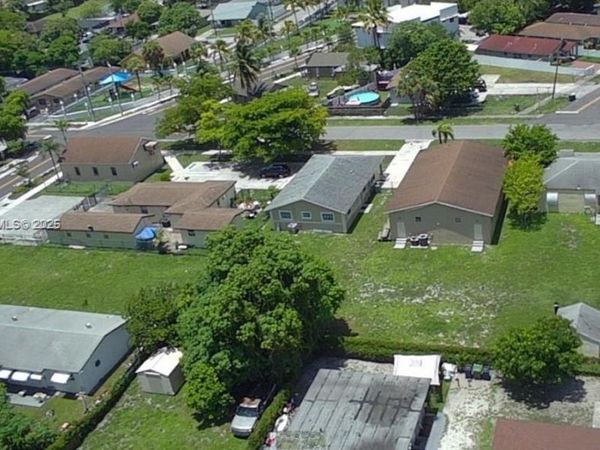 516 NW 4th Ave , Hallandale Beach, FL 33009