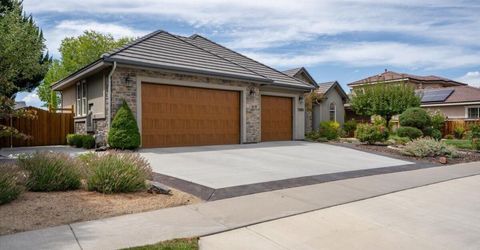7365 Silver King Drive, Sparks, NV 89436 Photo