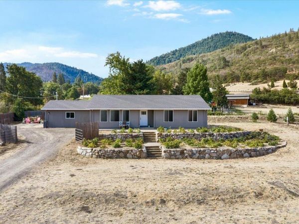 907 Neil Creek Road, Ashland, OR 97520