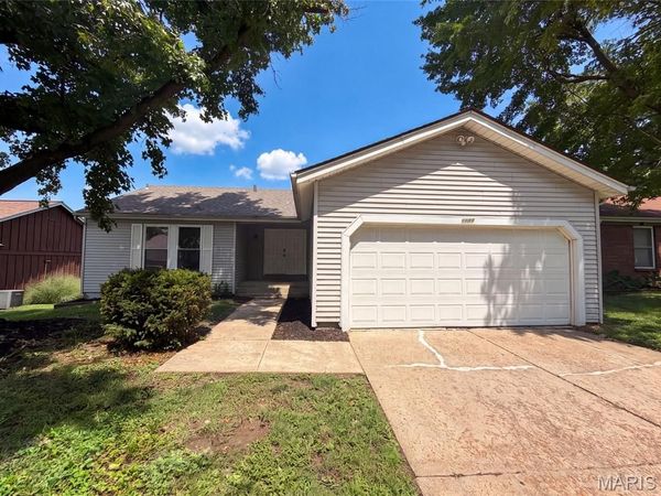 5277 Suntrail Drive , Black Jack, MO 63033