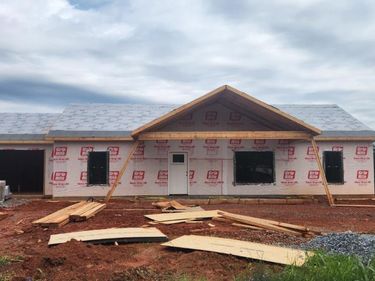 722 Prospect Rd, Hurt, VA 24563