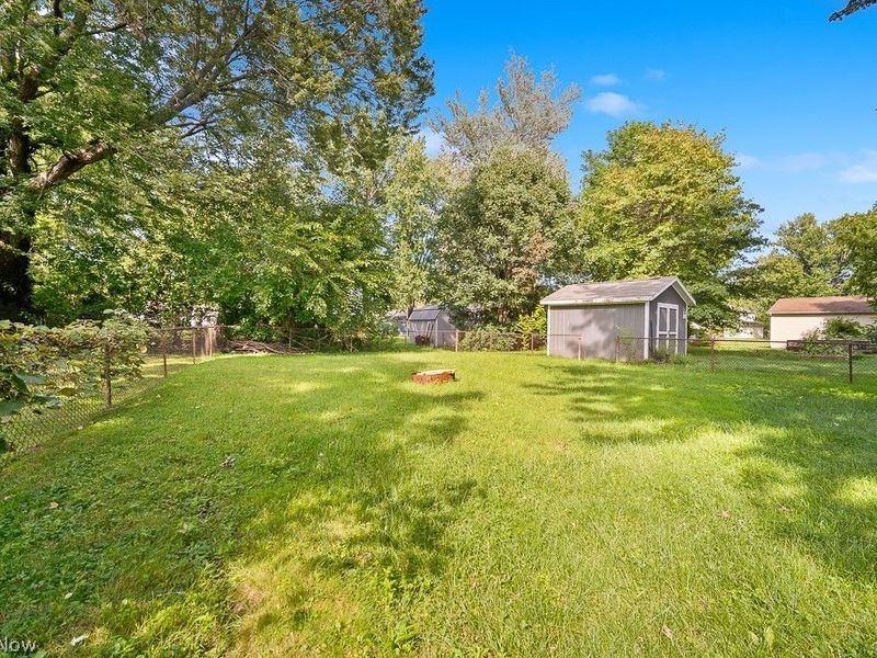 687 Elyria Avenue, Amherst, OH 44001 Photo 10