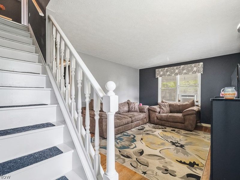 687 Elyria Avenue, Amherst, OH 44001 Photo 11