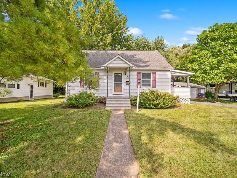 687 Elyria Avenue, Amherst, OH 44001 Photo 2