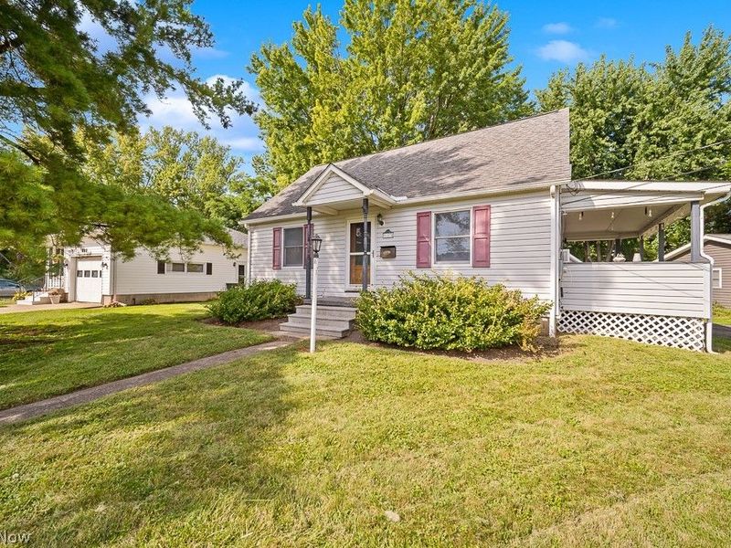687 Elyria Avenue, Amherst, OH 44001 Photo 3