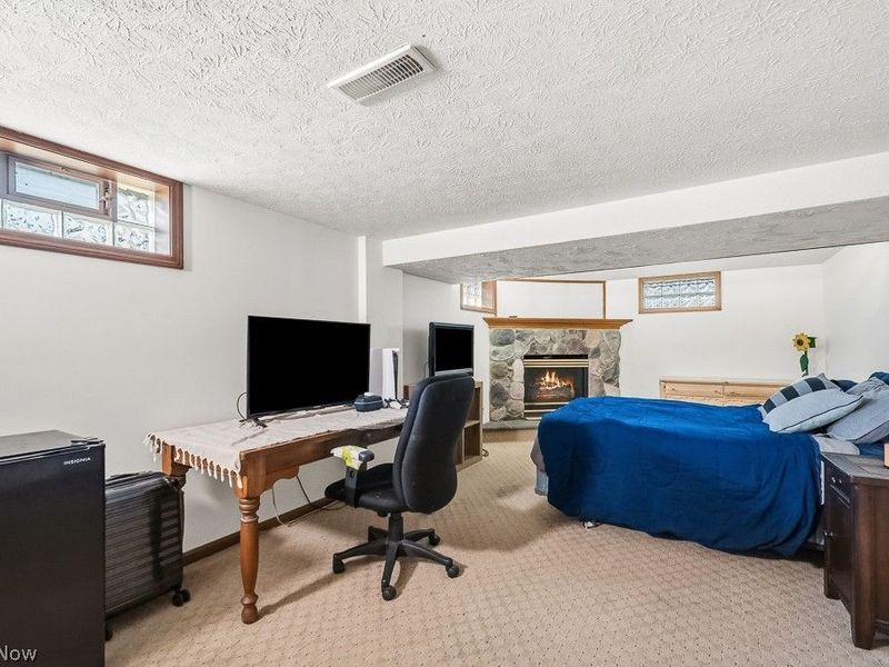687 Elyria Avenue, Amherst, OH 44001 Photo 32