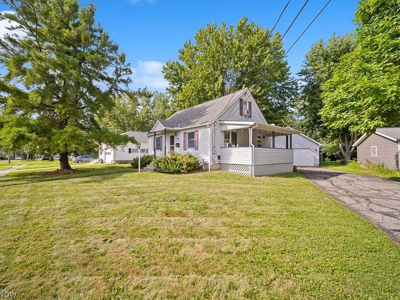 687 Elyria Avenue, Amherst, OH 44001 Photo 4