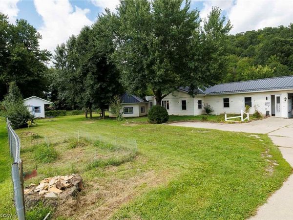 1843 SE Brightwood Road , New Philadelphia, OH 44663