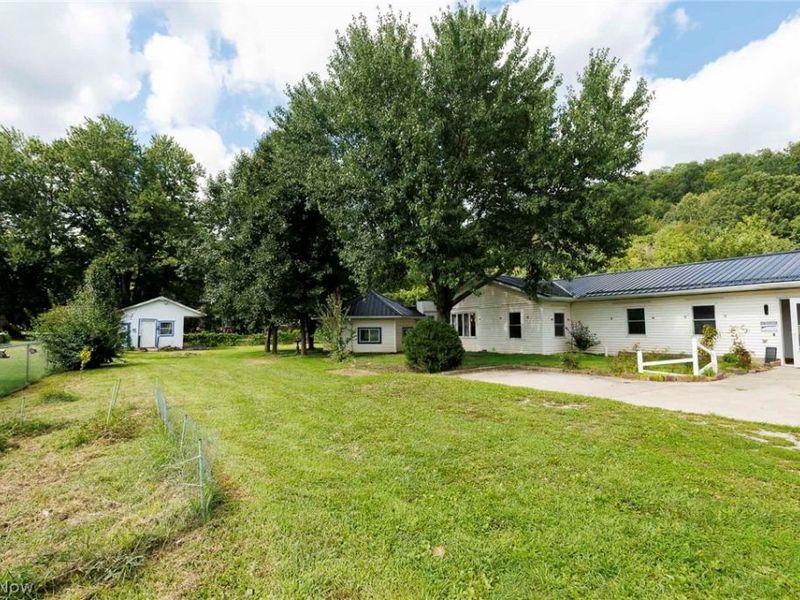 1843 SE Brightwood Road, New Philadelphia, OH 44663 Photo 3