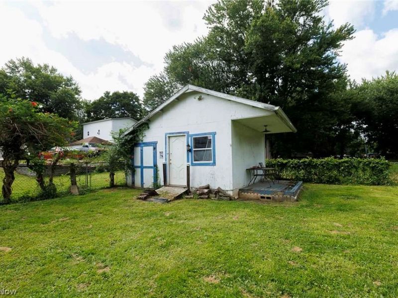 1843 SE Brightwood Road, New Philadelphia, OH 44663 Photo 4