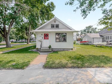 2301 AVENUE D, COUNCIL BLUFFS, IA 51501