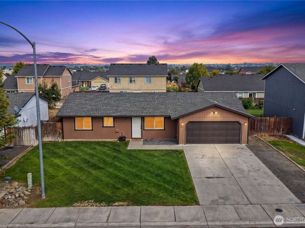 513 Monarch Street , Moses Lake, WA 98837