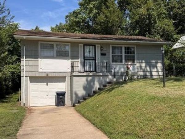 1204 E 81st Street, Kansas City, MO 64131
