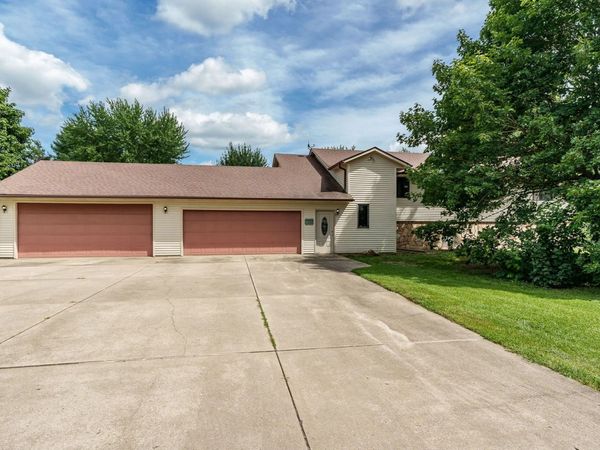 2379 Circle Drive , Belvidere, IL 61008
