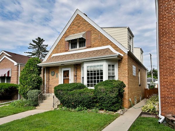 6227 N Naper Avenue , Chicago, IL 60631