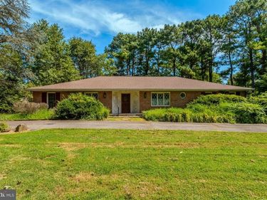 923 HARRIMAN STREET, GREAT FALLS, VA 22066