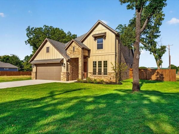 213 S Atwood Street, Boyd, TX 76023