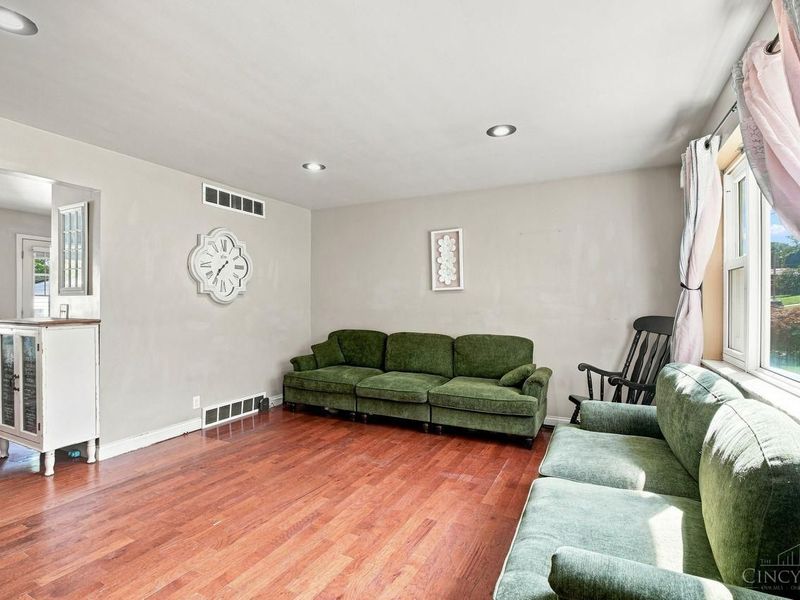 8930 Eldora Drive, Sycamore Township, OH 45236 Photo 6
