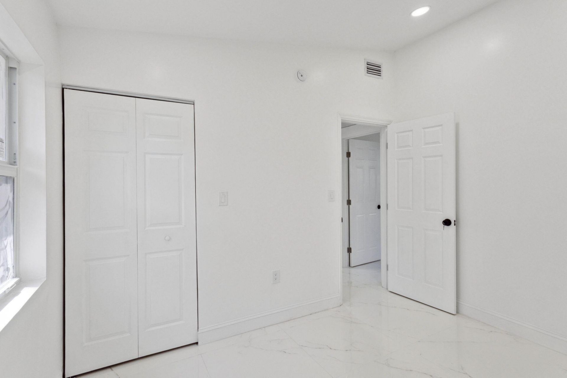 1530 NW 18th Court, Fort Lauderdale, FL 33311 Photo