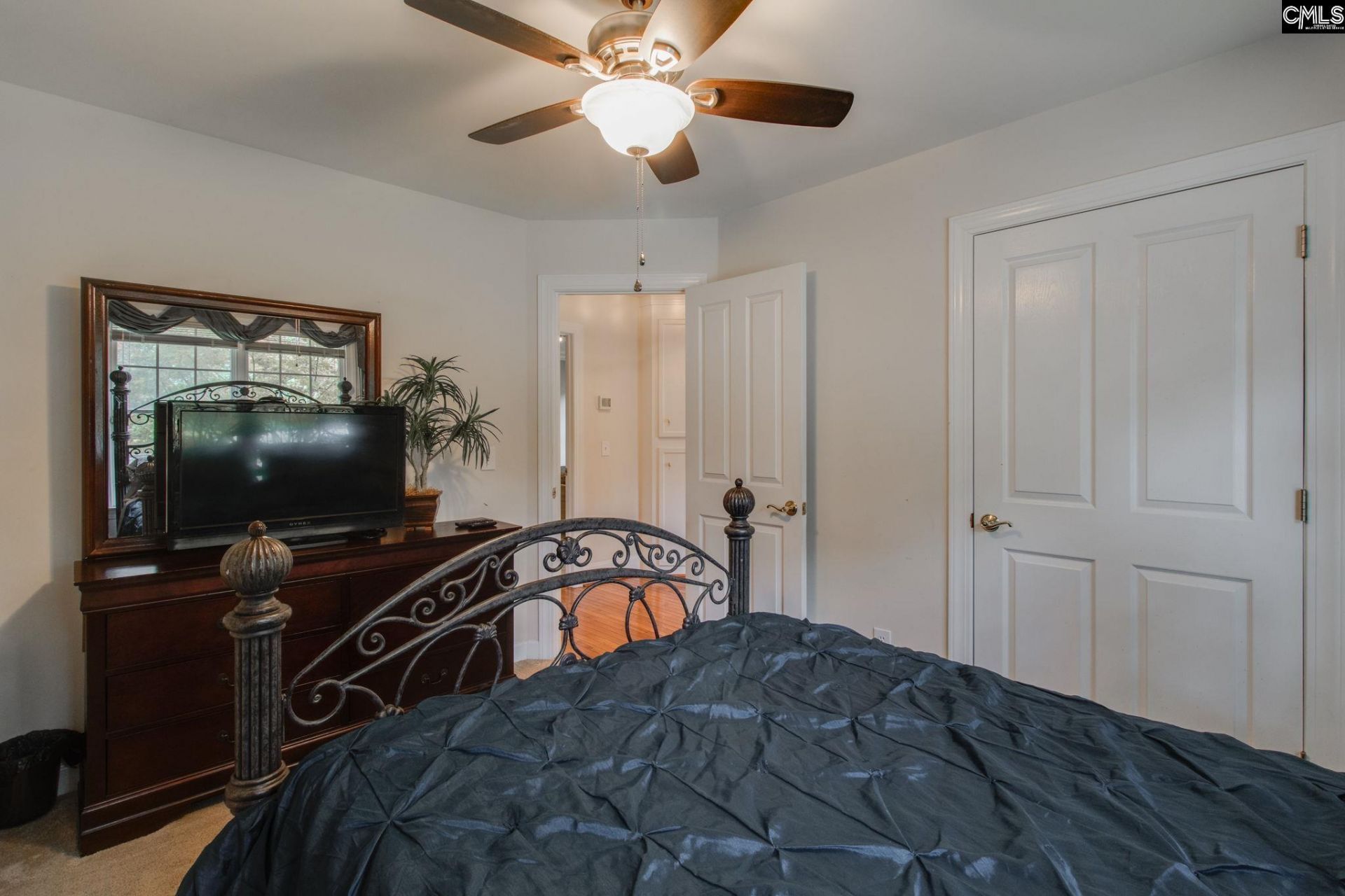 320 Wiltshire Way Photo 25