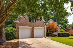 320 Wiltshire Way photo 4