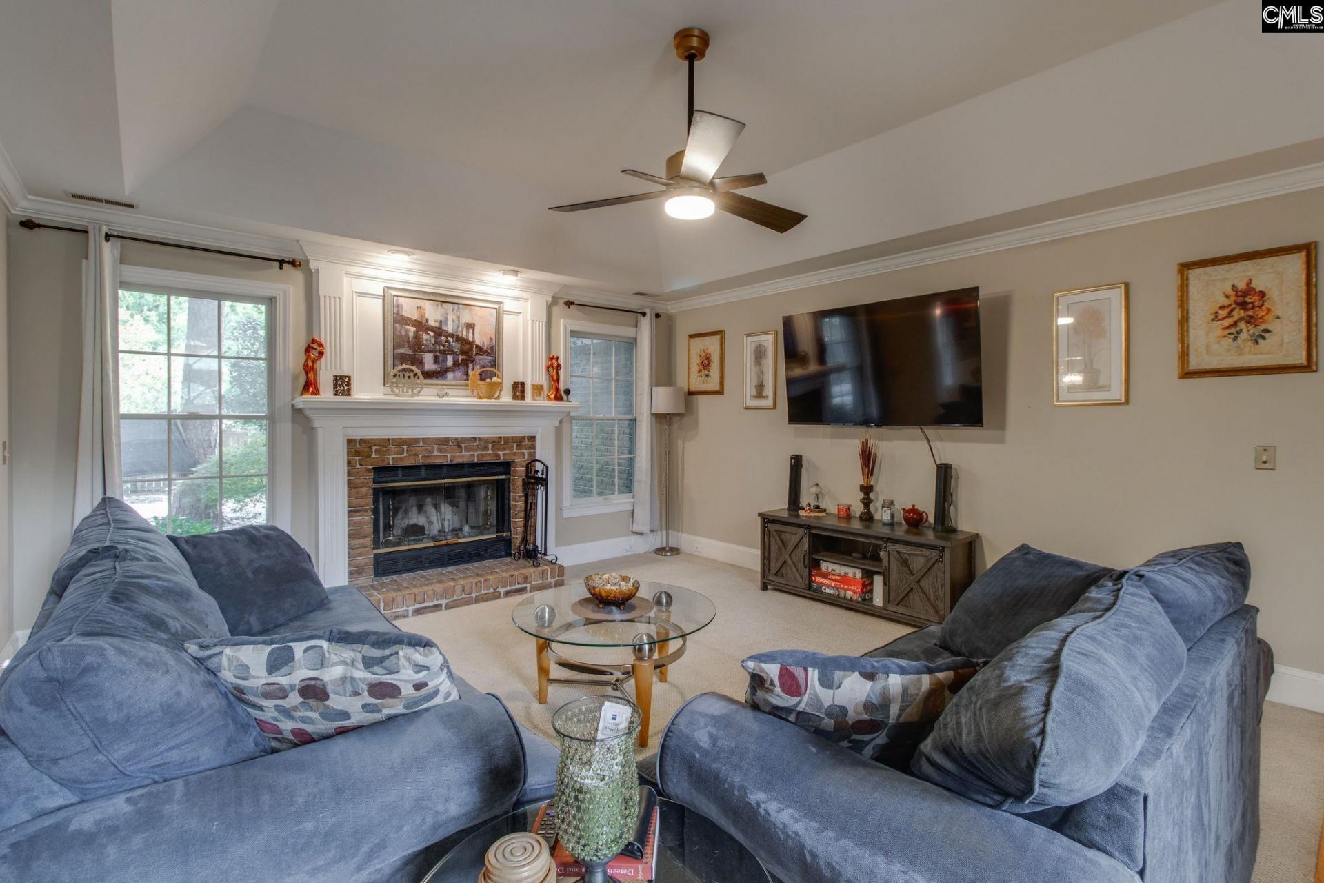 320 Wiltshire Way Photo 5