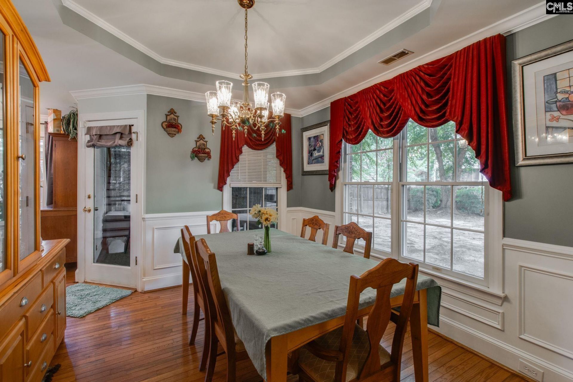 320 Wiltshire Way Photo 9