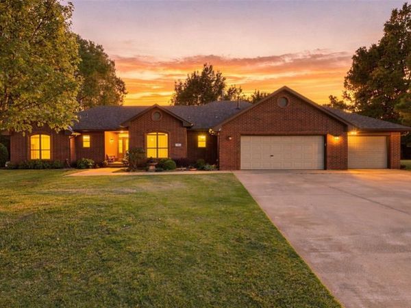 801 Cameron Drive, Yukon, OK 73099