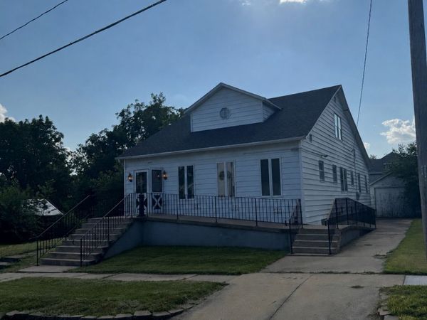 221 2nd Avenue N, Oxford Junction, IA 52323