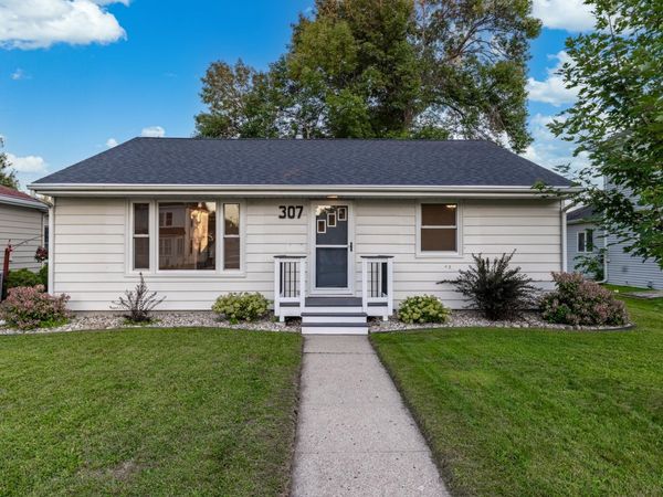 307 S 4th Street, Le Sueur, MN 56058