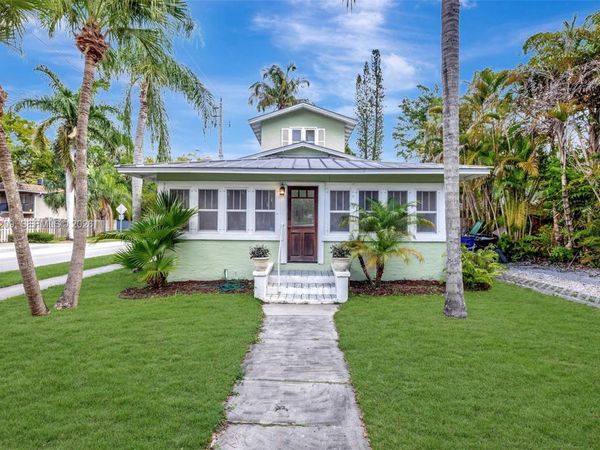 1031 SW 4th St, Fort Lauderdale, FL 33312