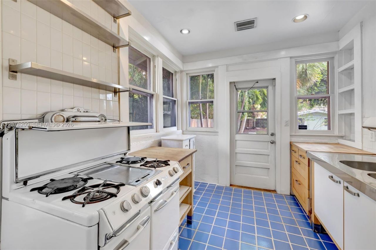 1031 SW 4th St, Fort Lauderdale, FL 33312 Photo