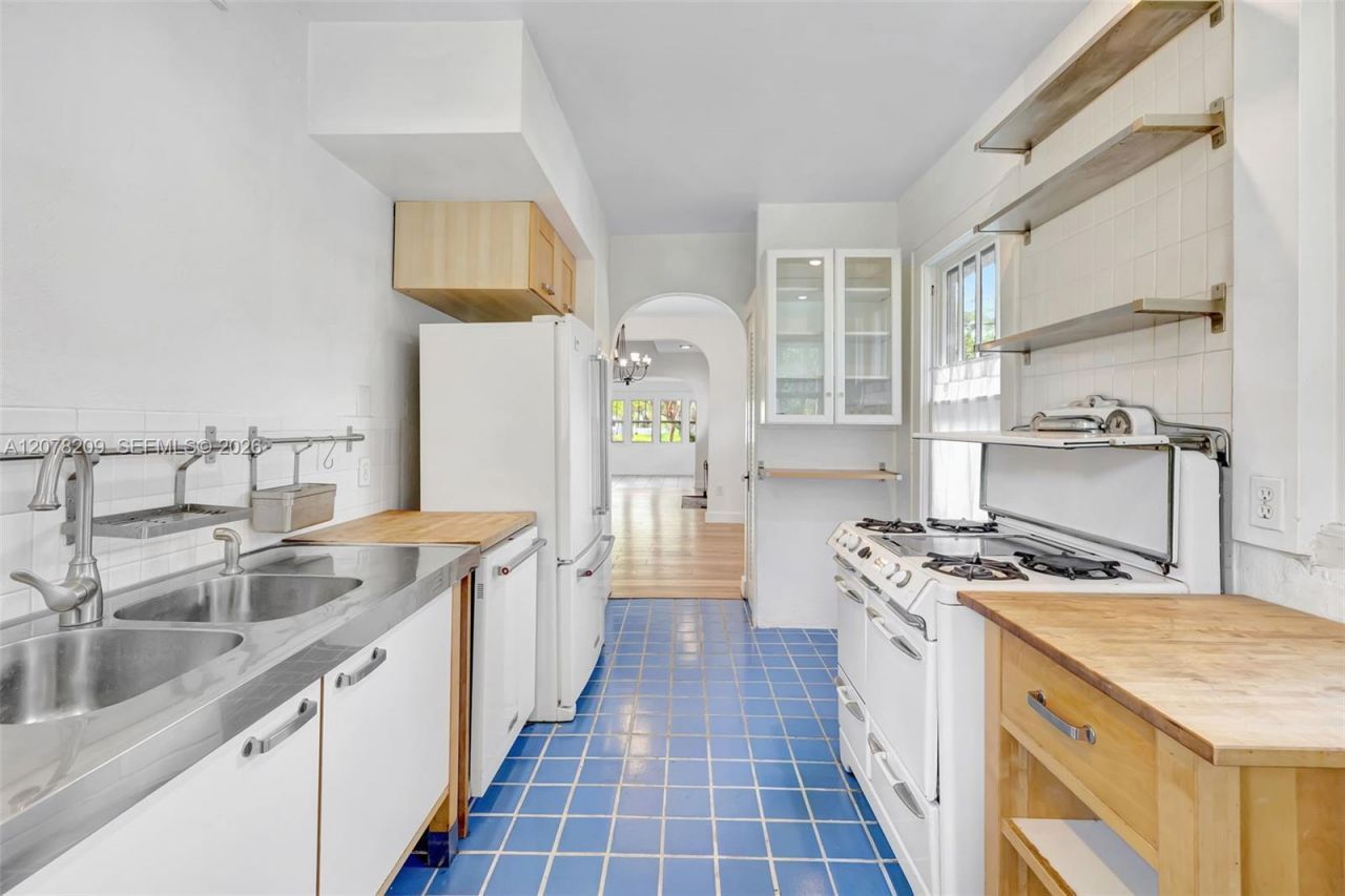1031 SW 4th St, Fort Lauderdale, FL 33312 Photo