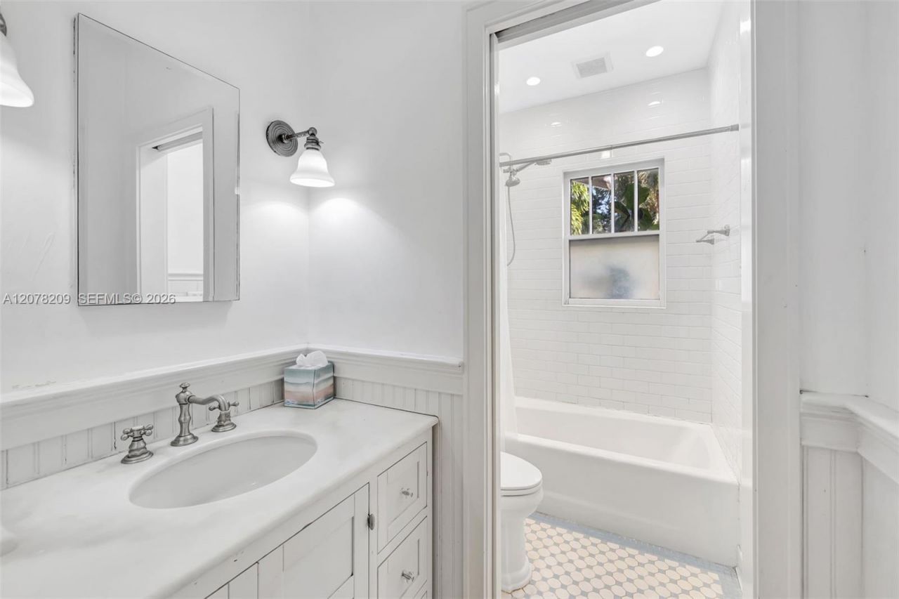 1031 SW 4th St, Fort Lauderdale, FL 33312 Photo
