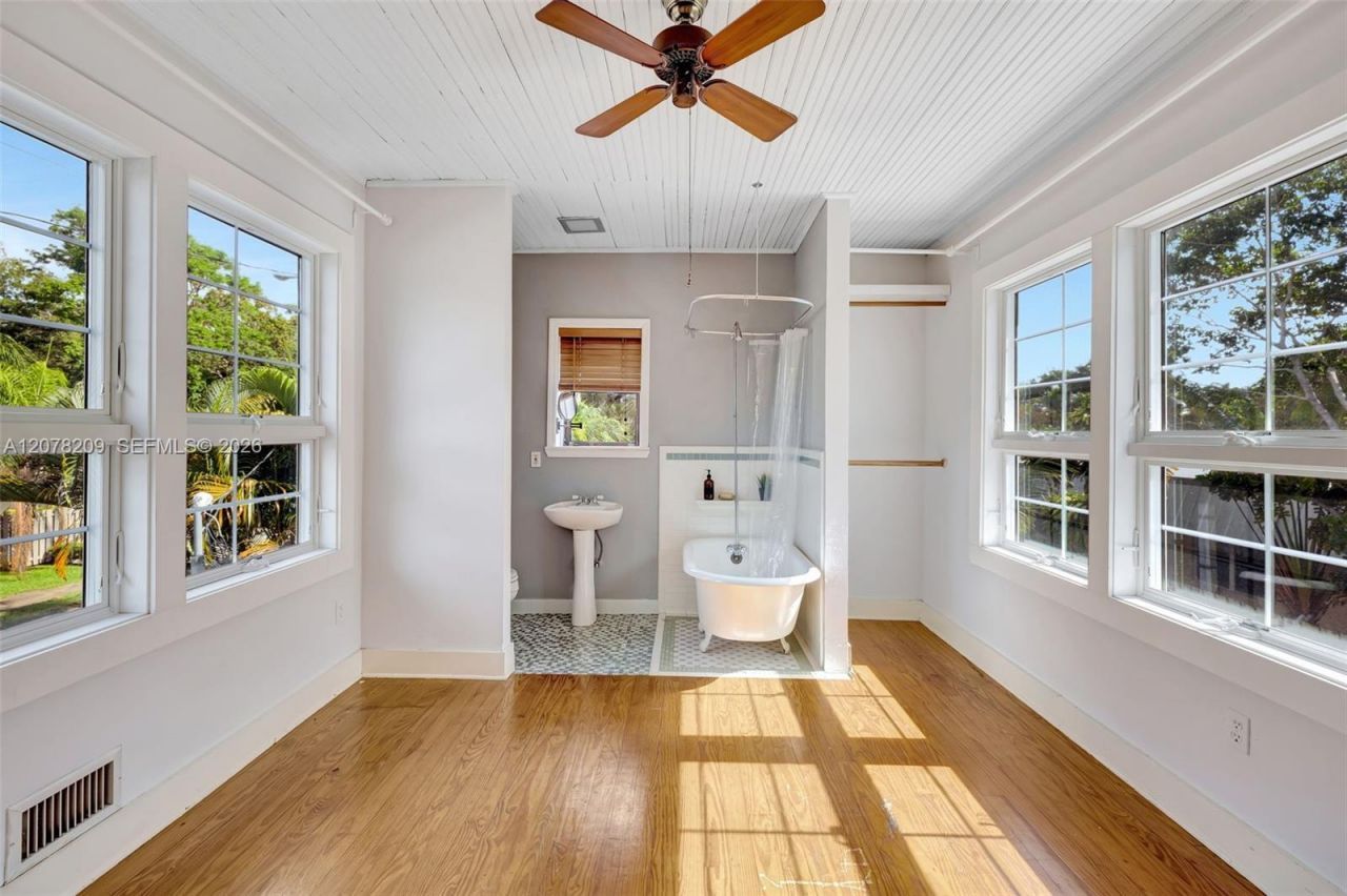 1031 SW 4th St, Fort Lauderdale, FL 33312 Photo