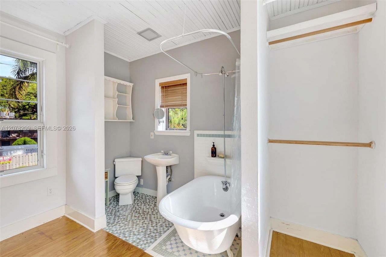 1031 SW 4th St, Fort Lauderdale, FL 33312 Photo