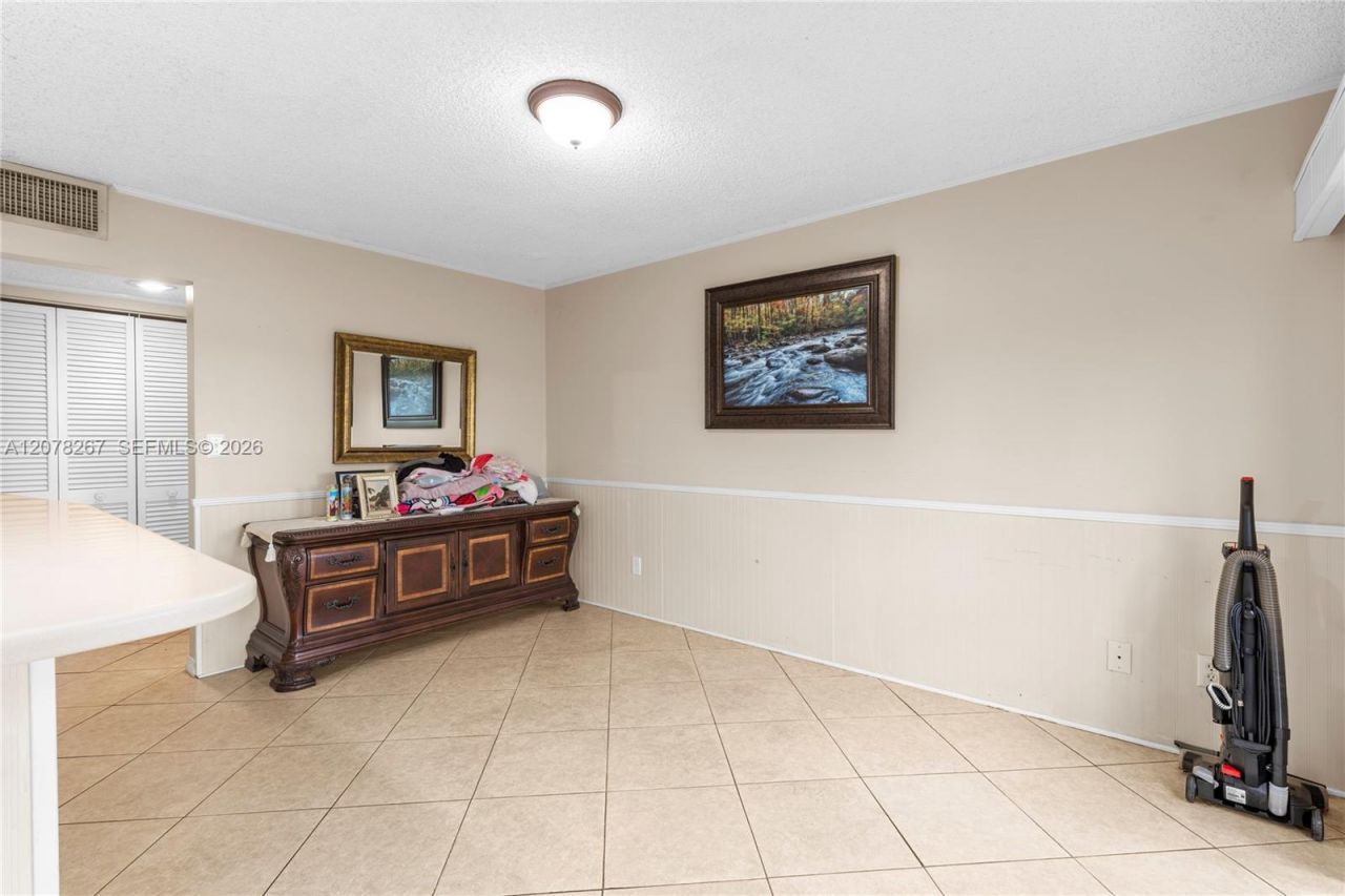 1231 W Fairway Rd, Pembroke Pines, FL 33026 Photo