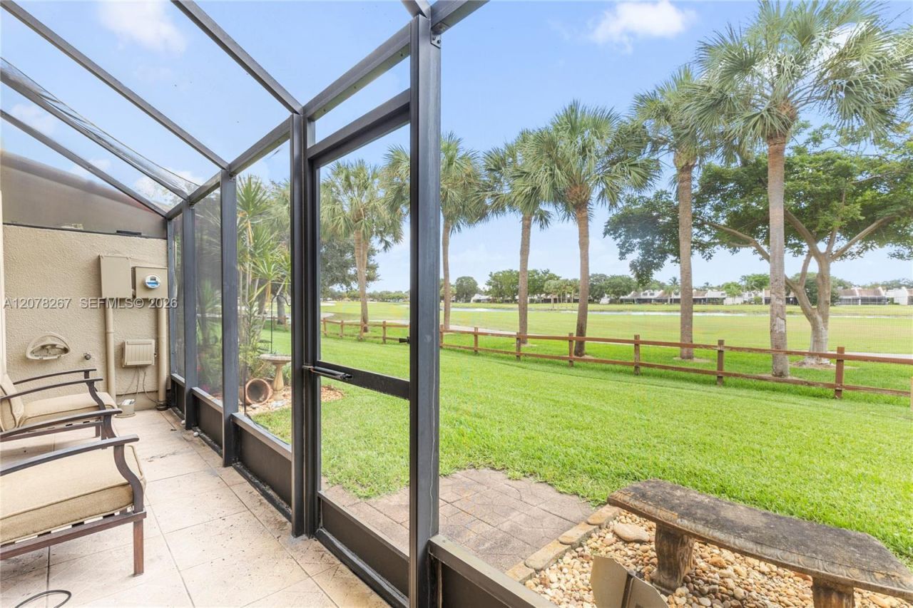 1231 W Fairway Rd, Pembroke Pines, FL 33026 Photo
