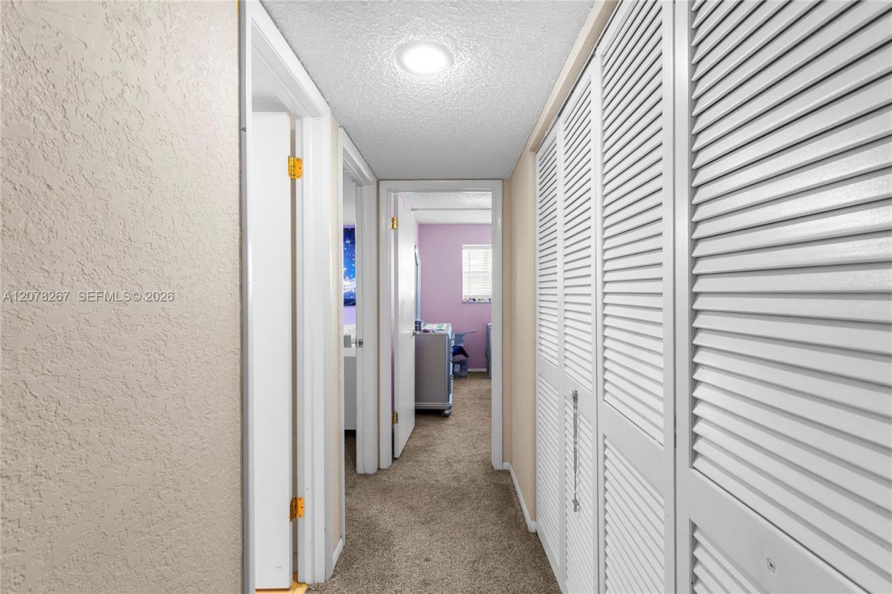 1231 W Fairway Rd, Pembroke Pines, FL 33026 Photo
