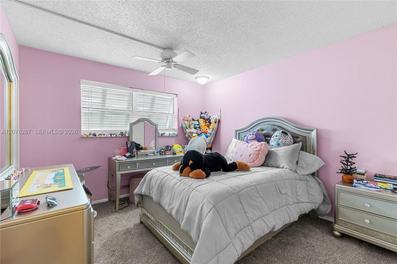 1231 W Fairway Rd, Pembroke Pines, FL 33026 Photo